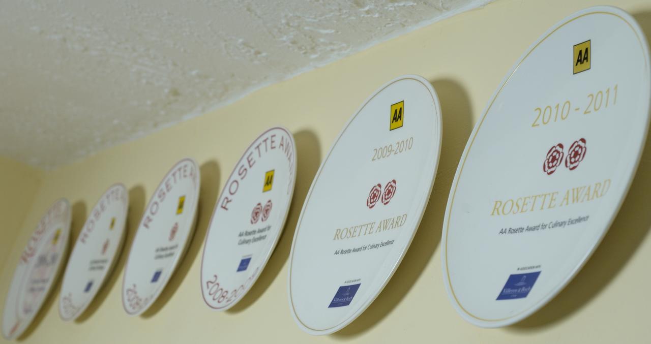 阿贝尔格莱 The Kinmel Arms酒店 外观 照片